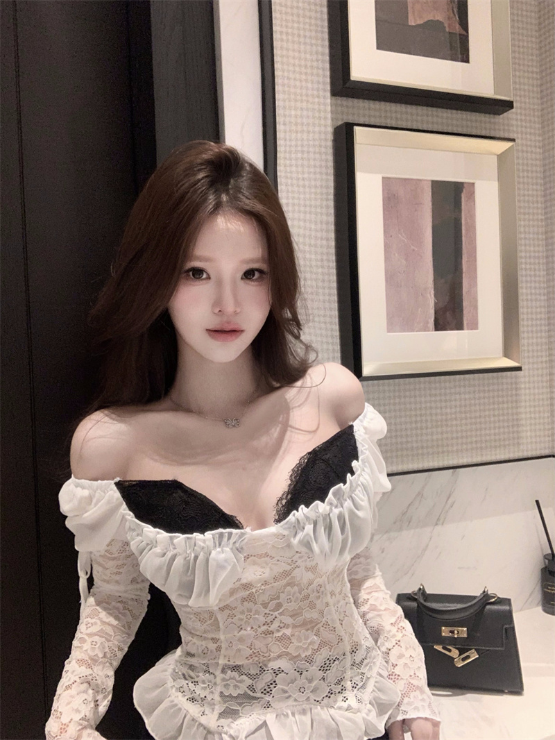Women Off-Shoulder Lace Layered Top Palace Style Slim Waist - Image 4