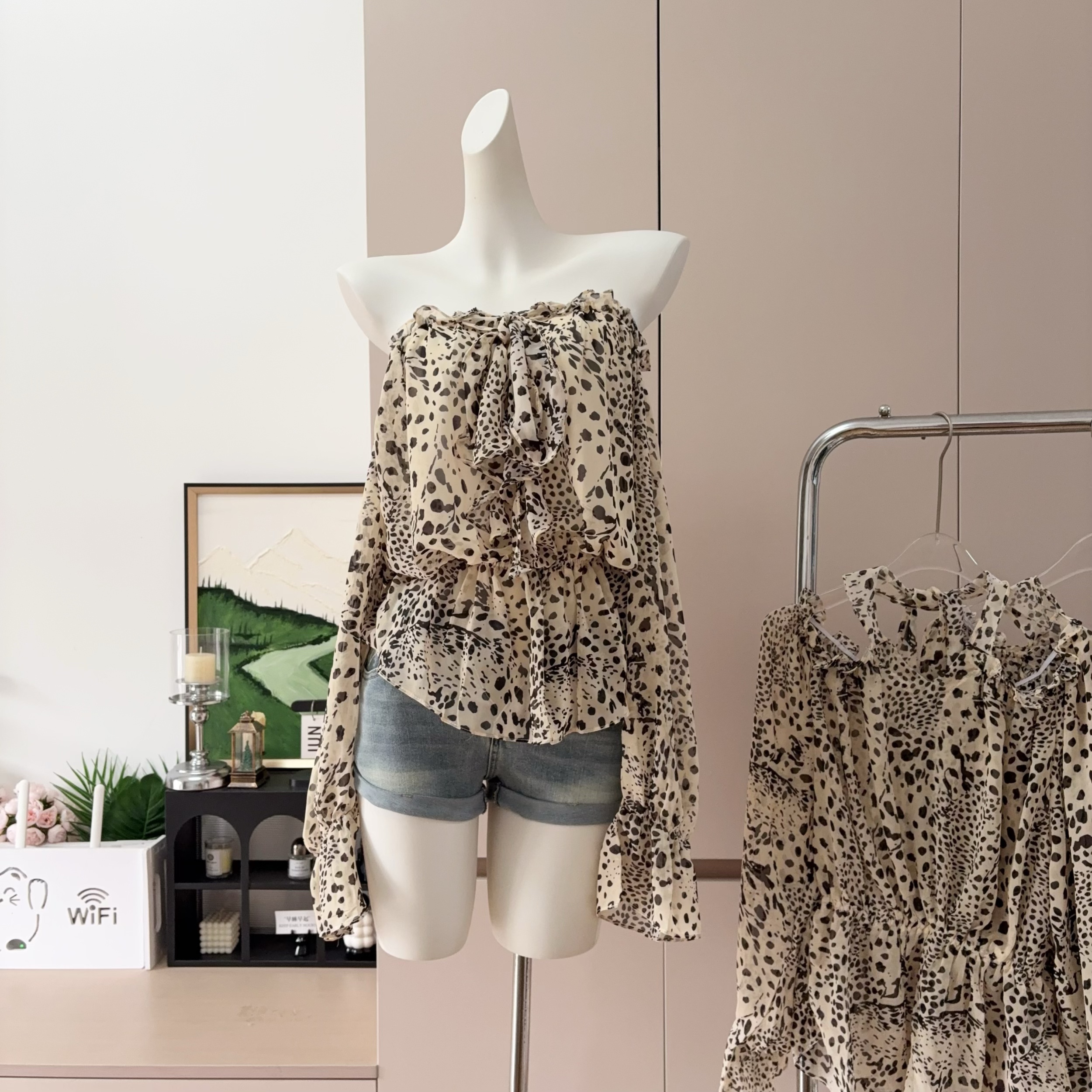 Leopard Print Chiffon Top Women 2026 Off-Shoulder Loose Slimming Long Sleeve Lightweight Sexy Design Top - Image 2