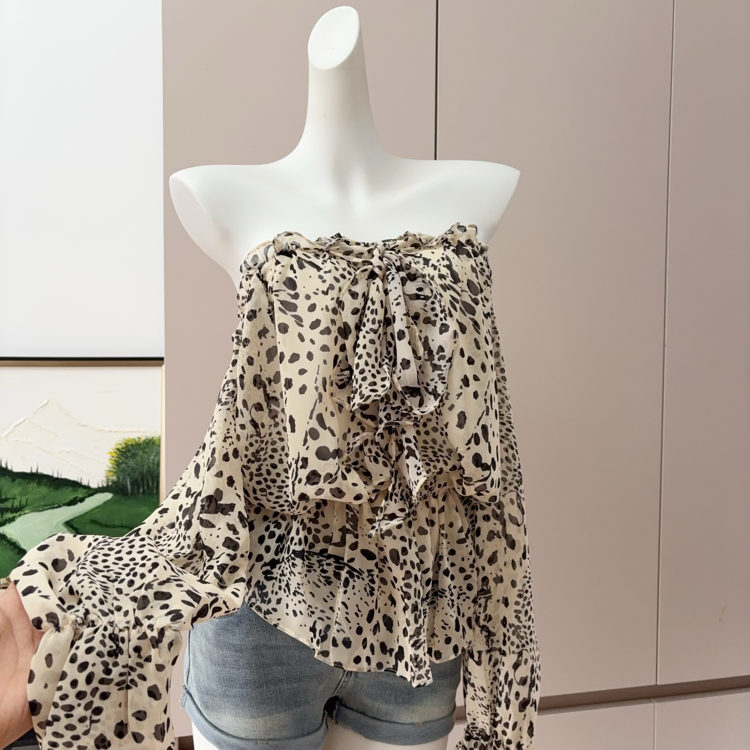 Leopard Print Chiffon Top Women 2026 Off-Shoulder Loose Slimming Long Sleeve Lightweight Sexy Design Top - Image 5