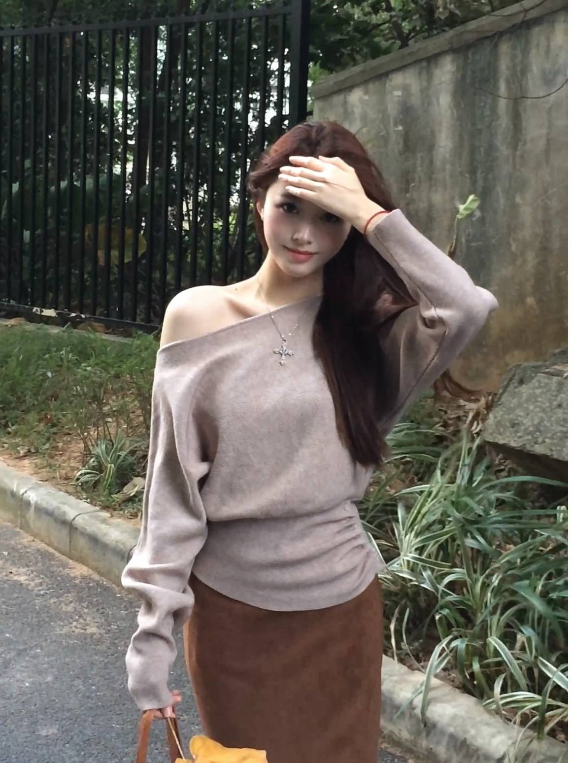 Women's Knit Sweater with Waist-Defining Fit in Soft Viscose - Image 3