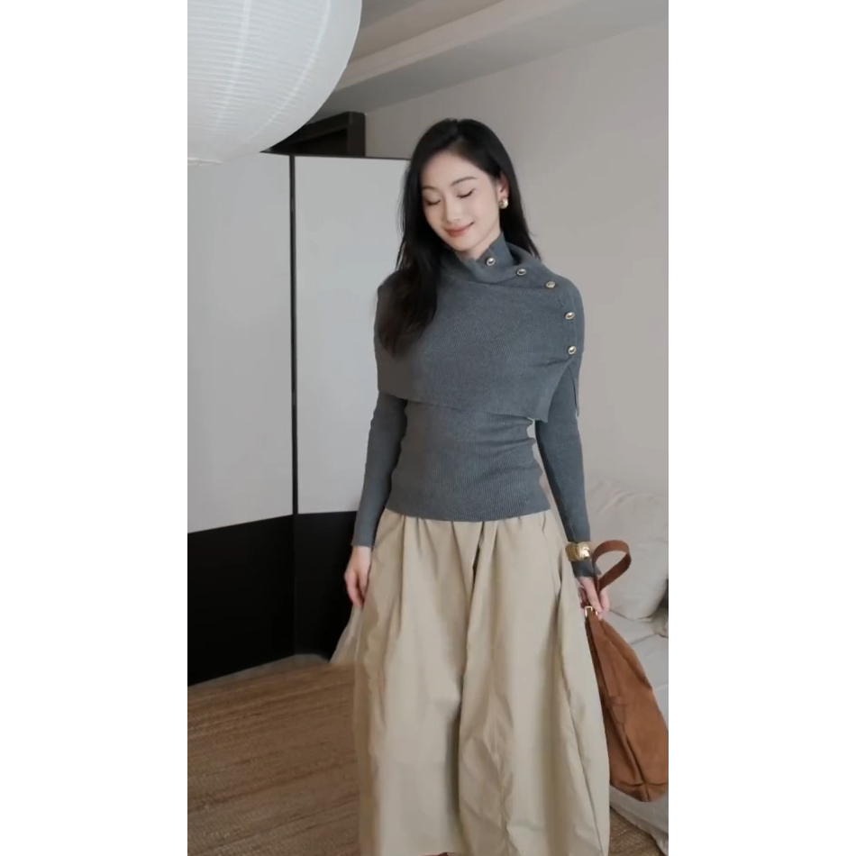 Women's Gray Two-Piece Knit Sweater Set with Irregular Cape - Image 5